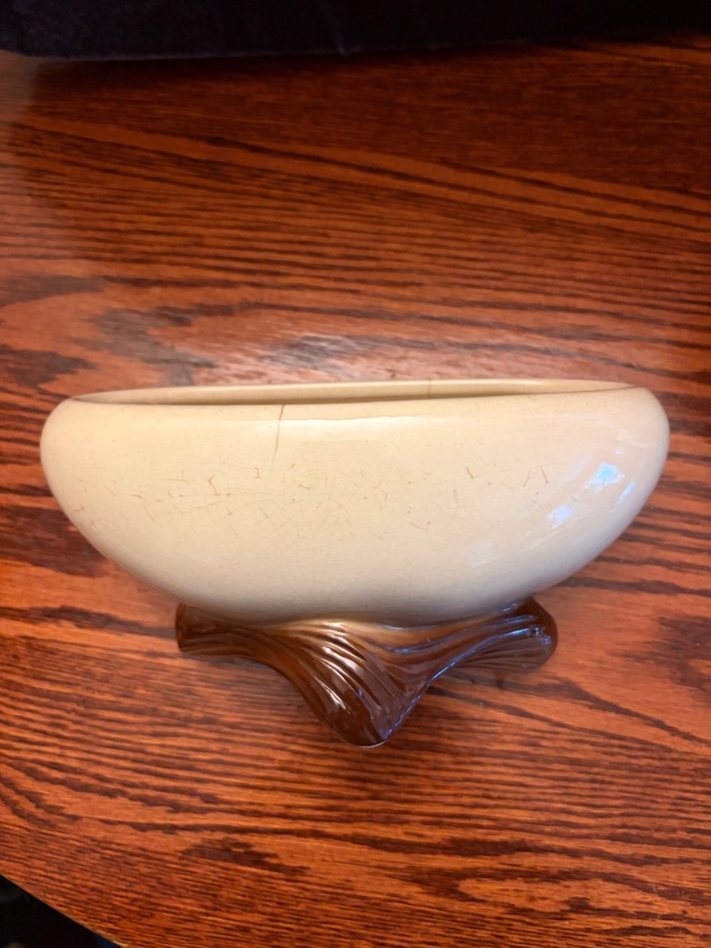 Ceramic Ivy-Leaf Footed Planter Bowl - Cream with Green - Picture 6 of 14